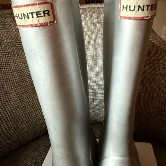 Hunter Unisex Metallic Silver Boots - Picture 2 of 9